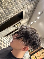 ミリオンバックス 御徒町店(Million Backs)&nbsp;ハイライト/マッシュパーマ/ウルフ/アッシュブラック<理容室>