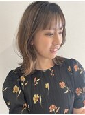 エアリーなミディアム切りっぱなしヘアー
