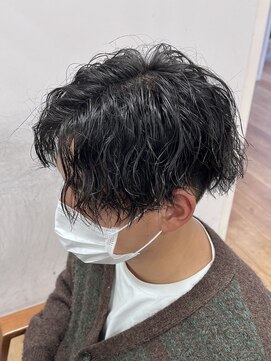 デプト(DEPT.) ツイストスパイラルパーマ/センターパート/バーバー/理容室/佐賀