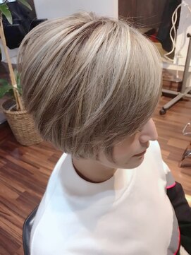 フェリッツ(feliz) 大人のベージュブロンド