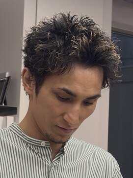 フィフス 天神大名(fifth) 福岡大名メンズパーマスパイキーショートスパイキーパーマ30代