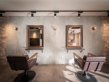 ミトン(mi-temps)の写真/まるでカフェにいるかのようなオシャレ空間♪落ち着いた店内でゆったりと癒しの時間を過ごせると好評です*