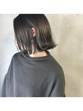 ミント(mint) 暗めグレーで透明感!