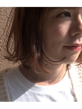 メグリ(meguri) ショートヘアボブことりベージュ毛先パーマウォーターフール黒髪