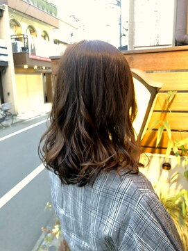 ヨナサン(Yona Saint) ピンクベージュ