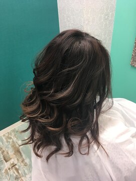 ファンヘアメイク(Fun hair make) ミディアムレイヤー