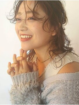 ラビリンス(Labyrinth) ミディパーマ×ナチュラルお団子アレンジ