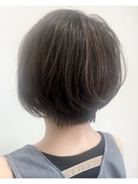 ヴェシカ(veccica) エアリーボブ