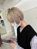 ヘッズ 市川(HEADS ex) 外ハネボブセクションカラーペールベージュグラデーションカラー