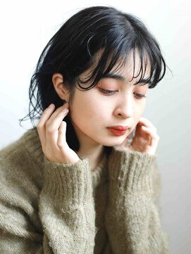 スクエアウーノ 博多(SQUARE＊UNO HAKATA) 外ハネボブ　ウェーブヘア　シースルーバング　黒髪