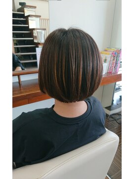 ヴィヴァーチェフィオーレ(Vivace fiore) 襟足スッキリボヴ