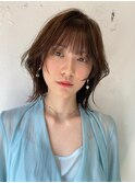 大人可愛いミディアムレイヤーくびれ小顔