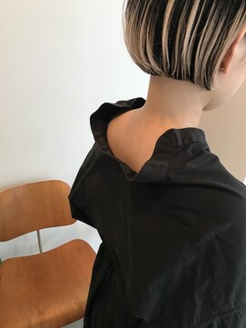 サクラ オモテサンドウ(SAKURA) ショートボブ×ブリーチを使ったハイライトカラー☆ショートボブ