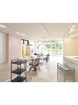 【府中本町駅～3分】リラックスできる空間で癒しのひと時をご提供。お子様連れのママさんも気軽に通える♪