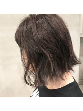 リリ(Riri) 大人切りっぱなしボブ