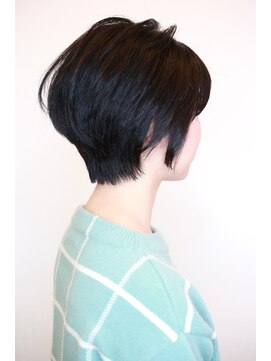 ヘアーサロン ビー(hair salon b.) 暗髪ショートボブ