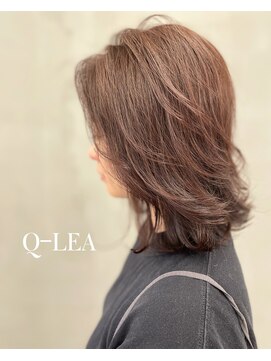 クリア(Q-LEA) ナチュラルブラウン＋外ハネ
