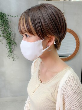 テトヘアー(teto hair) マッシュショート、インナーカラー、ベージュ、ハンサムショート