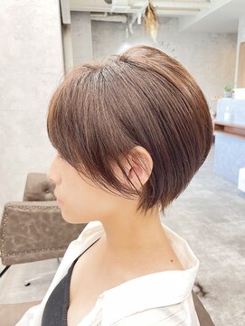リリー 真美ケ丘店(LILY) おくれ毛かわいいショートボブ