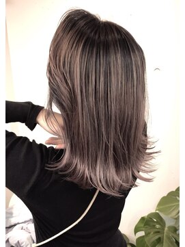 アインス 高田馬場(eins) シャドウルーツ