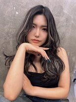 キング 梅田(K!ng)&nbsp;ホワイトハイライトカラーハイライトカラーレイヤーカット