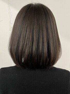 メロウ(me'lou) 《me’lou》ミディアム×艶　　20代30代40代50代