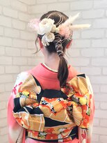 アヴァン(avant)&nbsp;〈avant〉振袖ヘア　ドライフラワー＆水引でローポニー