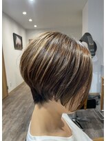 トナリ(tonari)&nbsp;大人女子　ショートカット