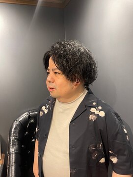 銀座 シノ 本店(shino) 【銀座理容室】縦落ちツイストスパイラル