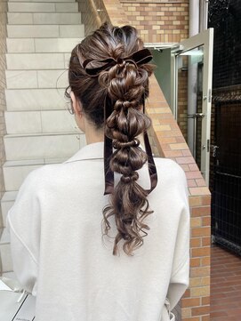 ネオリーブ チロル 横浜西口店(Neolive CiroL.) ポニー編み下ろし　ゆるふわパーティーヘアセット
