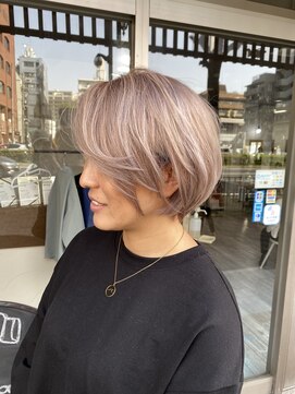 ミニム ヘアー(minim hair) 【minim×日比】ショートボブ×シルバーホワイト