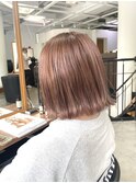 くすみピンクベージュ/ハイライト/切りっぱなしボブ