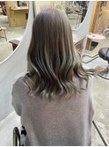ミルクティーグレージュカラーレイヤーカットケアブリーチカラー