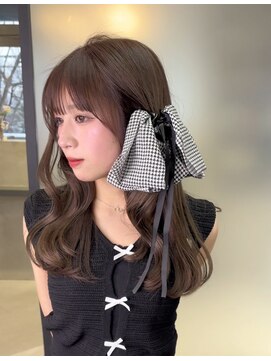 リリー(Lilley) ＼ 大人上品な茶髪 ／ 透明感color