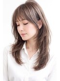 ショートカット・レイヤーカット×白髪ぼかし