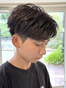 ファンド 千葉(fand) フェザーショート/毛流れセンターパート/ツーブロック/千葉駅