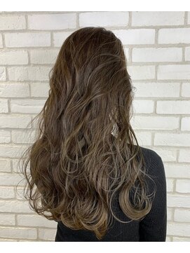 会社でも 繊細なハイライト 色落ちも可愛い L シシ 新宿 She 2 のヘアカタログ ホットペッパービューティー