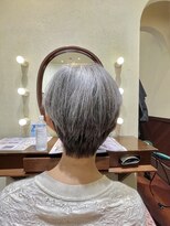 エルサフィロ ヨドヤバシ(el zafiro yodoyabashi)&nbsp;【el zafiro yodoyabashi】耳周り首周りスッキリショート