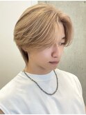 渋谷メンズブリーチカラーミルクティーベージュセンターパート