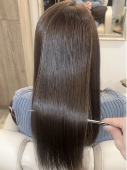 縮毛矯正やカラーも最小限のダメージで抑える技術と商材選び。ダメージケアにこだわった「美髪サロン」