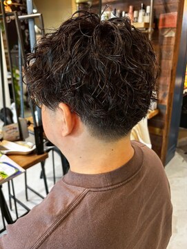 アットザコーナー(at the corner) ツーブロック ニュアンスパーマ 刈り上げ ブラウンカラー 20代