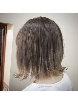 ペールグレージュ