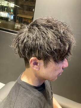 メンズフィール 南森町(MENS FEEL) ブラックソフトツイストスパイラルランダムパーマ