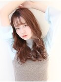 前髪ありロング×イヤリングカラーブラウン