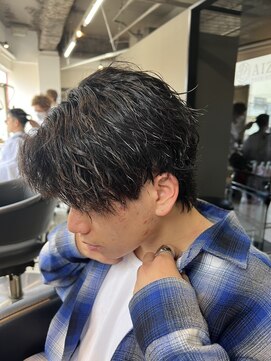 アイズ 海老名(AIZU) ツイストスパイラルパーマ センターパート ニュアンスパーマ