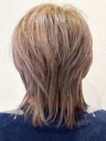 ヘアーブリーズ(hair breeze)&nbsp;30代40代ブリーチミルクティー伸ばしかけミディアムウルフ