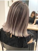 大人の切りっぱなしボブと外国人風バレイヤージュの品ハイトーン