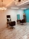 サロンドブルーム(Salon de BLOOM)の写真/広々とした店内♪アンティークな雰囲気で、ヴィンテージ感のある落ち着いた空間が心地よいサロン◇