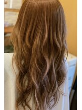 編み込みエクステでしっかり長持ち。ボリュームも自在の立体ロングへ。