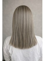 コタ 水戸(COHTA)&nbsp;レイヤーカットミルクティーベージュブリーチなしダブルカラー